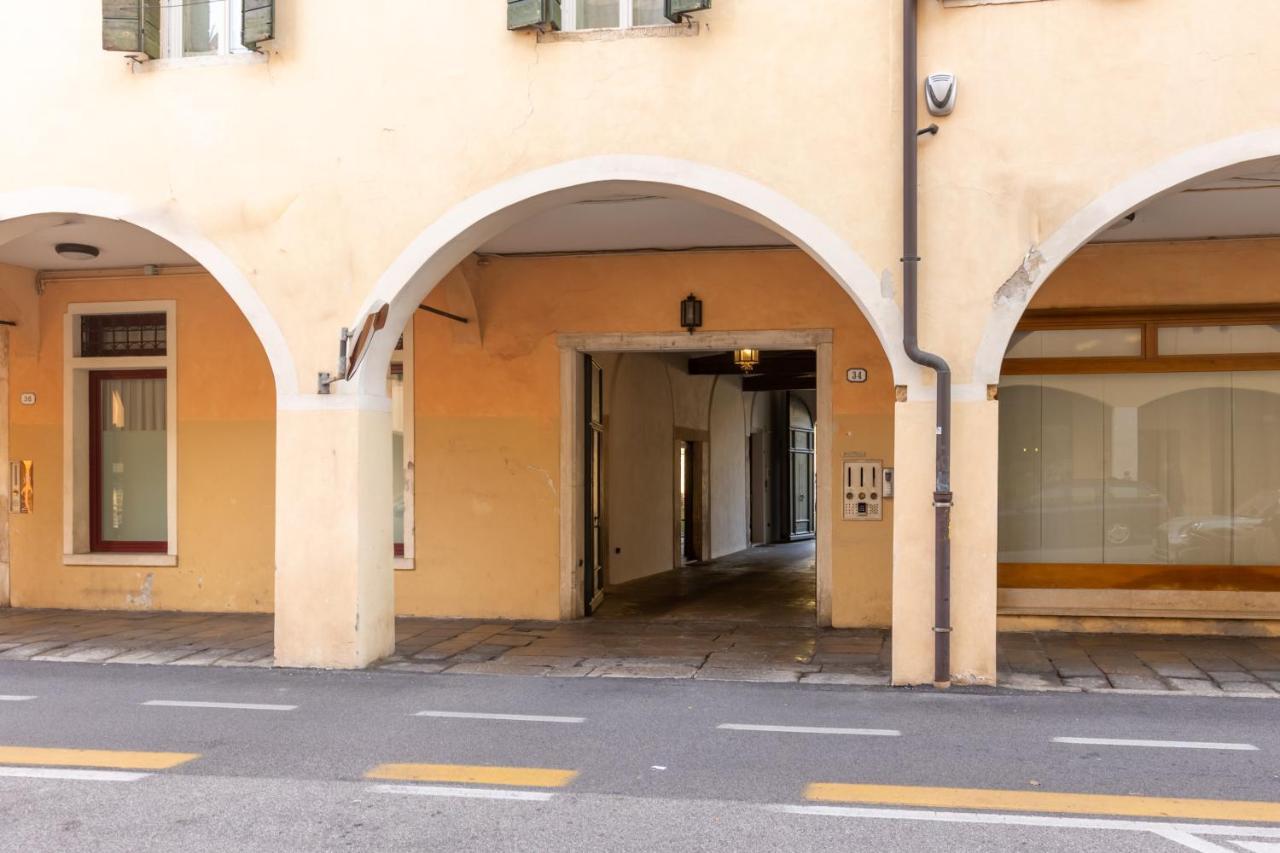 Casa Charleston In Palazzo Nobiliare Al Duomo Apartment Padova Bagian luar foto
