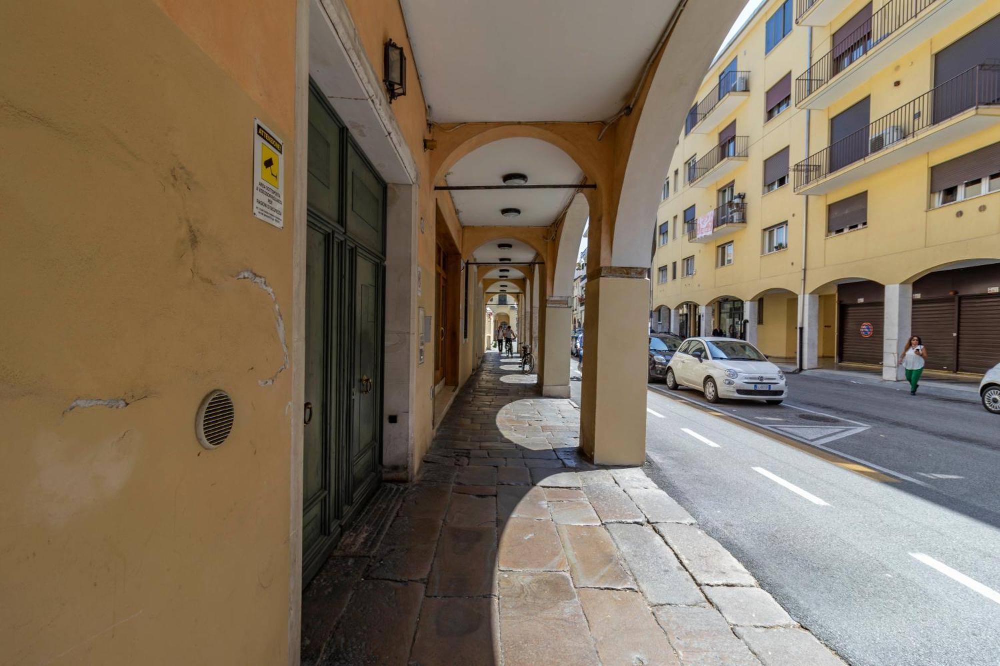 Casa Charleston In Palazzo Nobiliare Al Duomo Apartment Padova Bagian luar foto