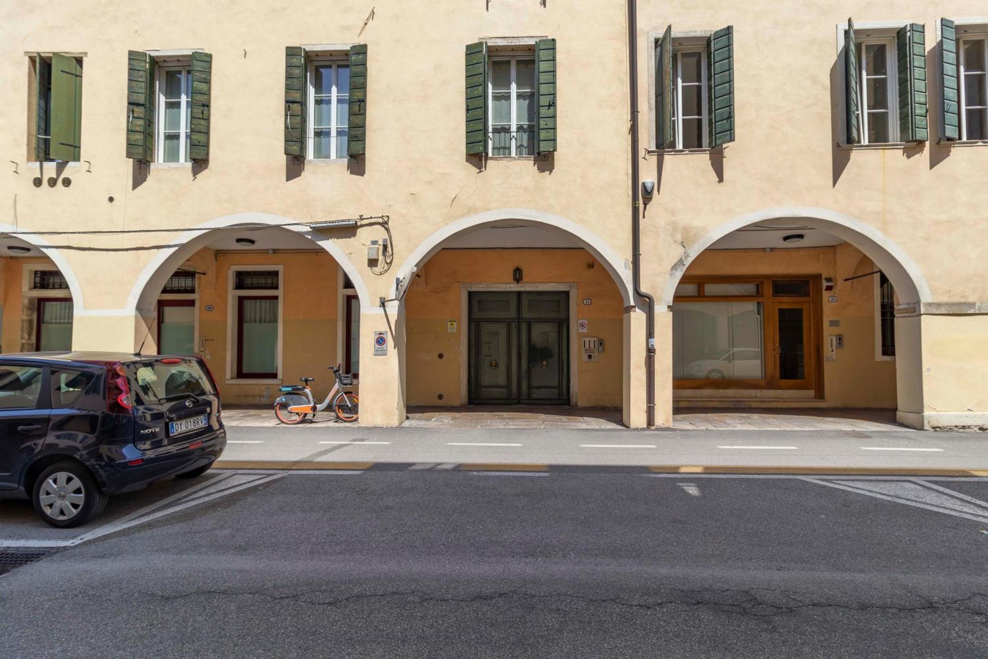 Casa Charleston In Palazzo Nobiliare Al Duomo Apartment Padova Bagian luar foto